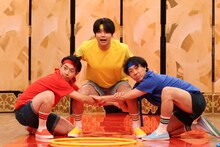 増田貴久（中央）とスカチャンによるコラボネタの様子