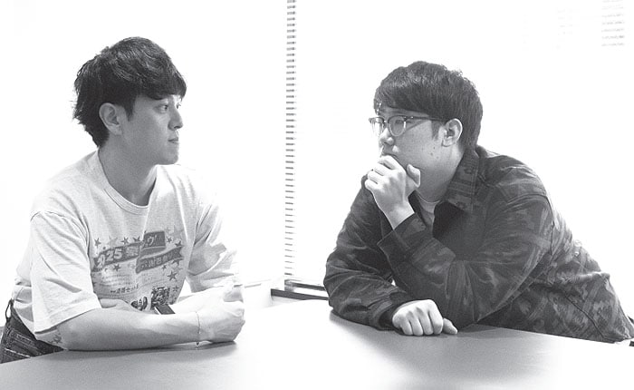 視線を交わすファイヤーサンダー