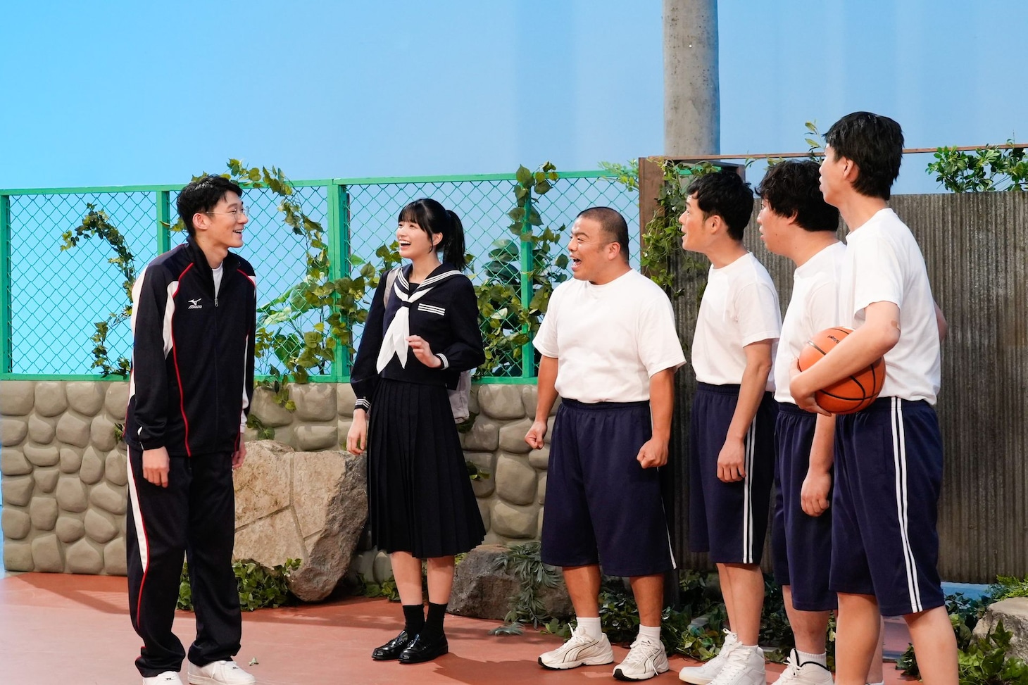 ロングコートダディ堂前に五百城茉央がビンタ　コント本番で「いってまえ！」