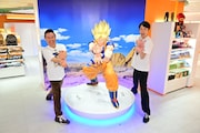 かまいたち「DRAGON BALL」ストアに興奮　東京駅に本日オープン