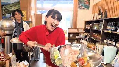 たむらむ、沙羅（手前）夫妻