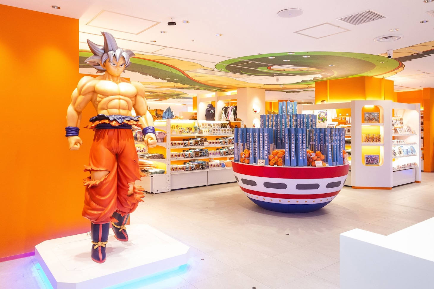 かまいたち「DRAGON BALL」ストアに興奮　東京駅に本日オープン