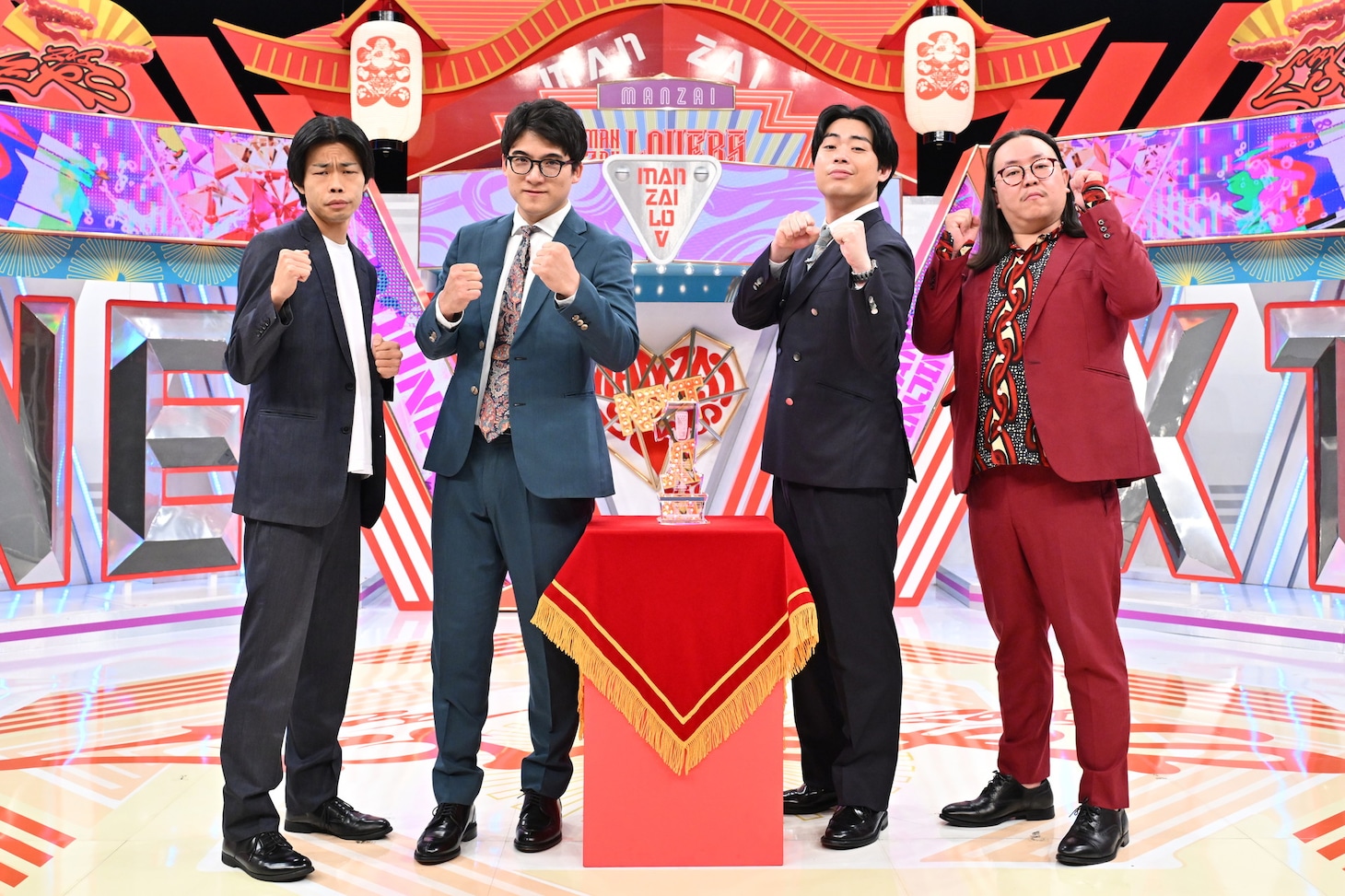 「第15回ytv漫才新人賞 ROUND2」を通過した（左から）ぎょうぶ、マーメイド