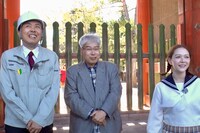 左から、アンガールズ田中、坂原弘康氏、村重杏奈