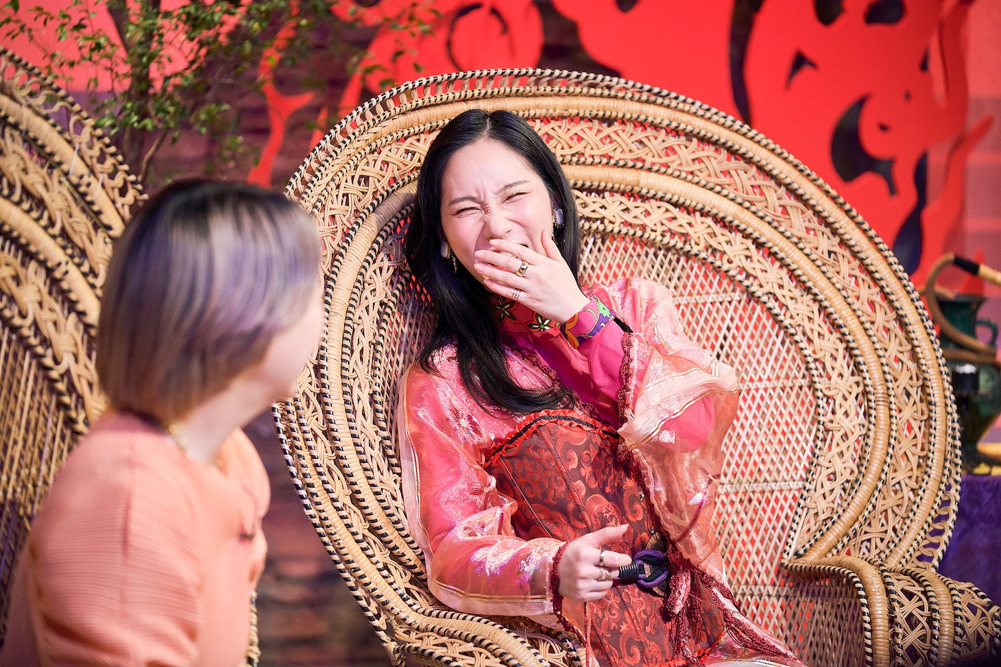 ファーストサマーウイカ（右）