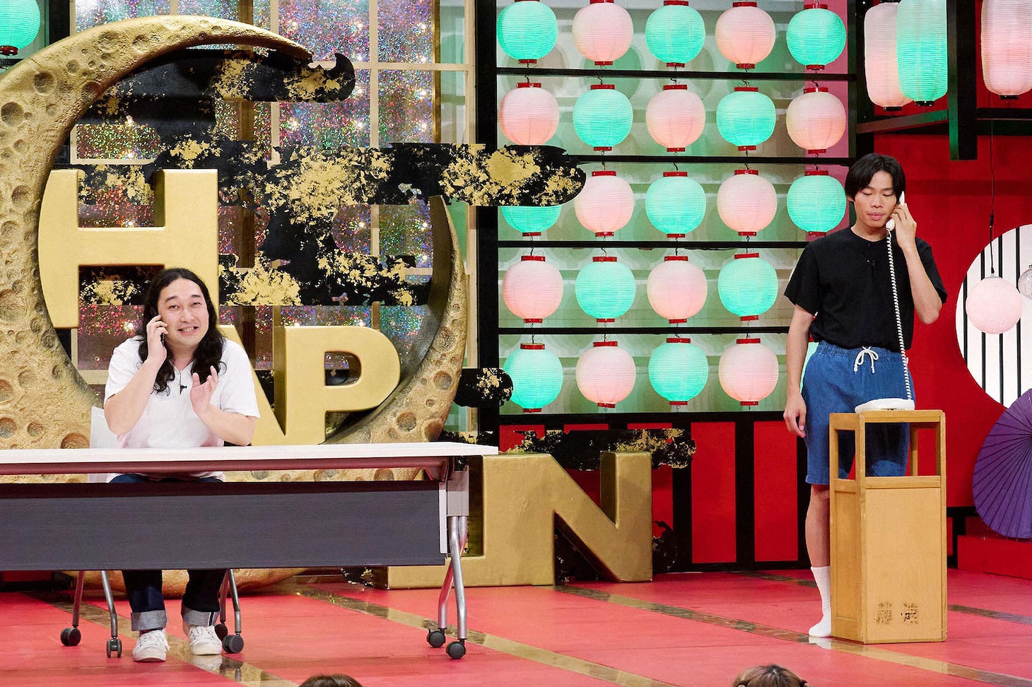 ネタを披露するかが屋