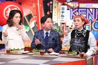 左から、筒井真理子、爆笑問題・田中、久本雅美