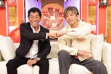 左から明石家さんま、木村拓哉
