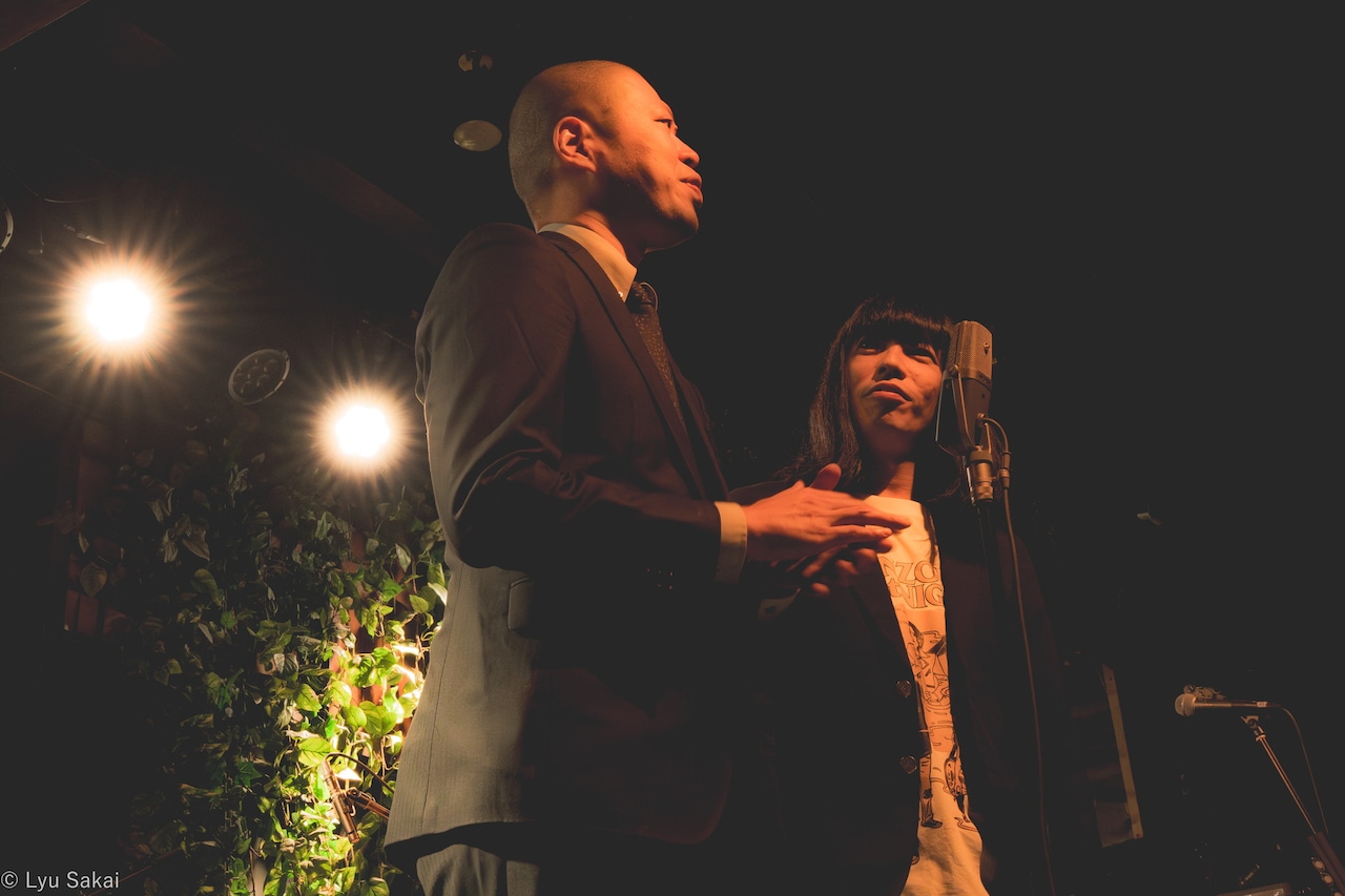 「平日でっせ！」金属バット×a flood of circle、熱狂の一夜