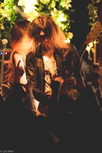 「平日でっせ！」金属バット×a flood of circle、熱狂の一夜