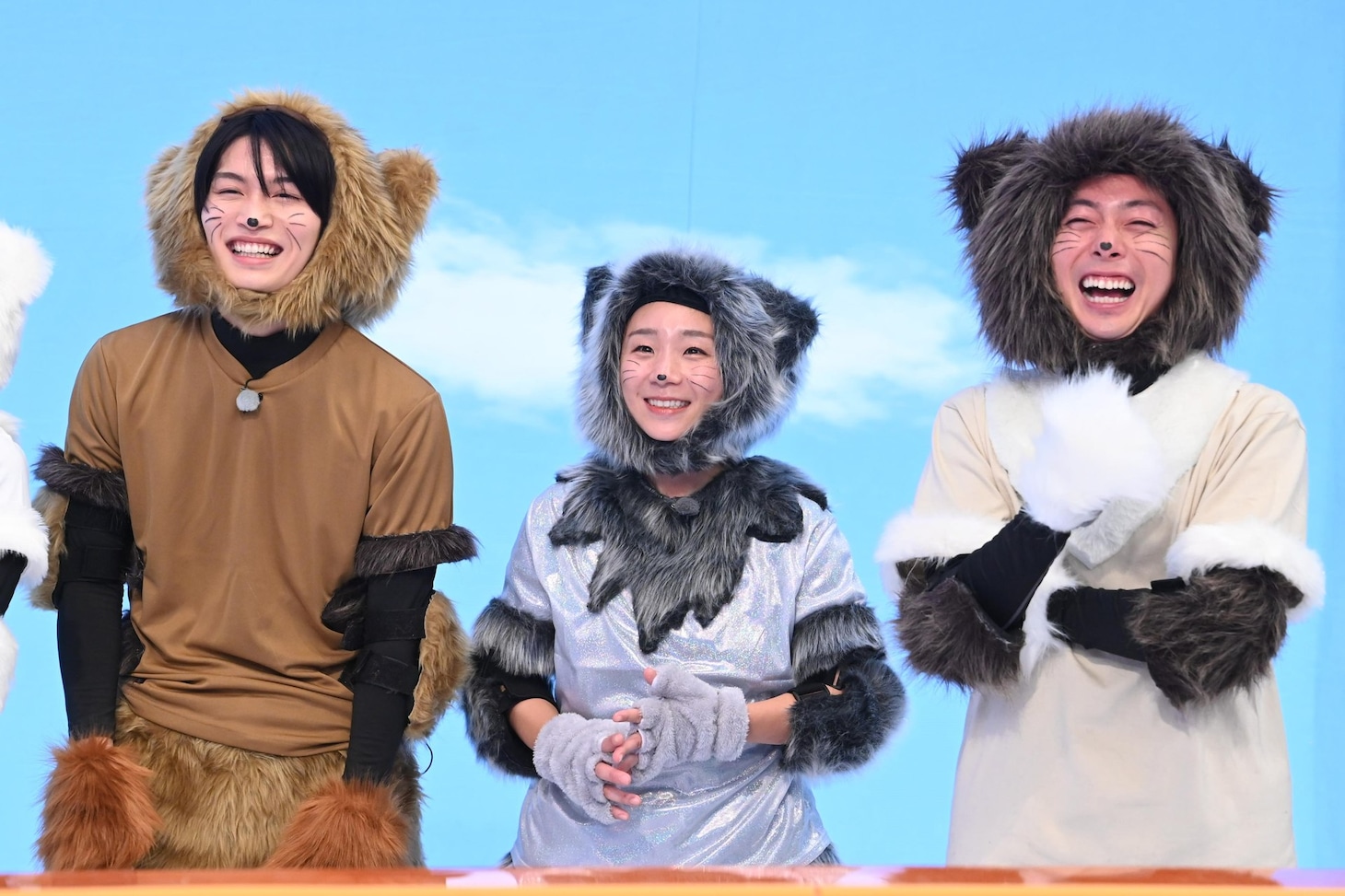 左から、那須雄登、高橋成美、河合郁人