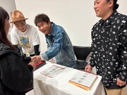浜田雅功が手形押すイベントに全国からファン詰めかける　多いのは「頭を叩いて！」リクエスト