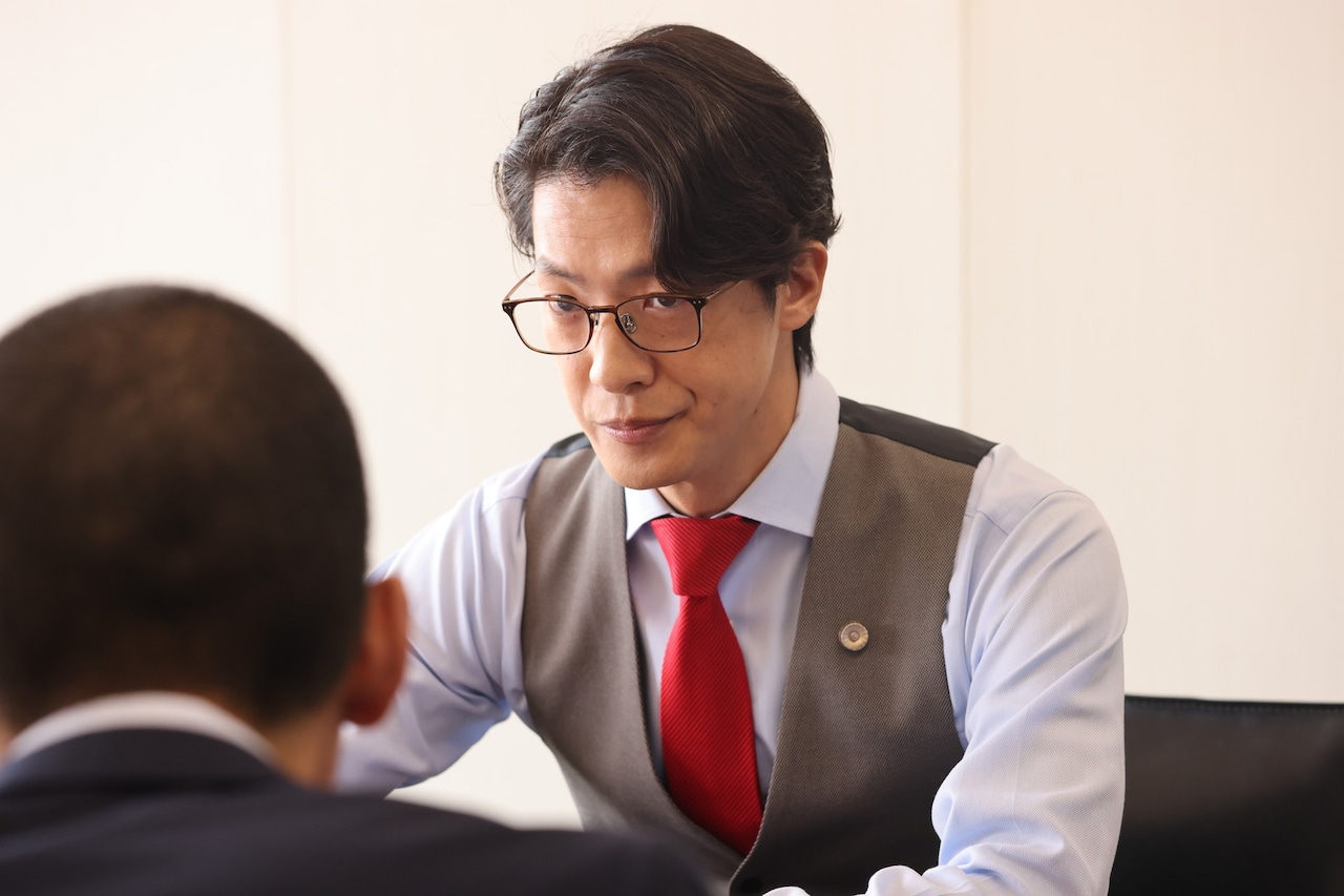 こたけ正義感が初のドラマ出演　「ESCAPE それは誘拐のはずだった」で弁護士役