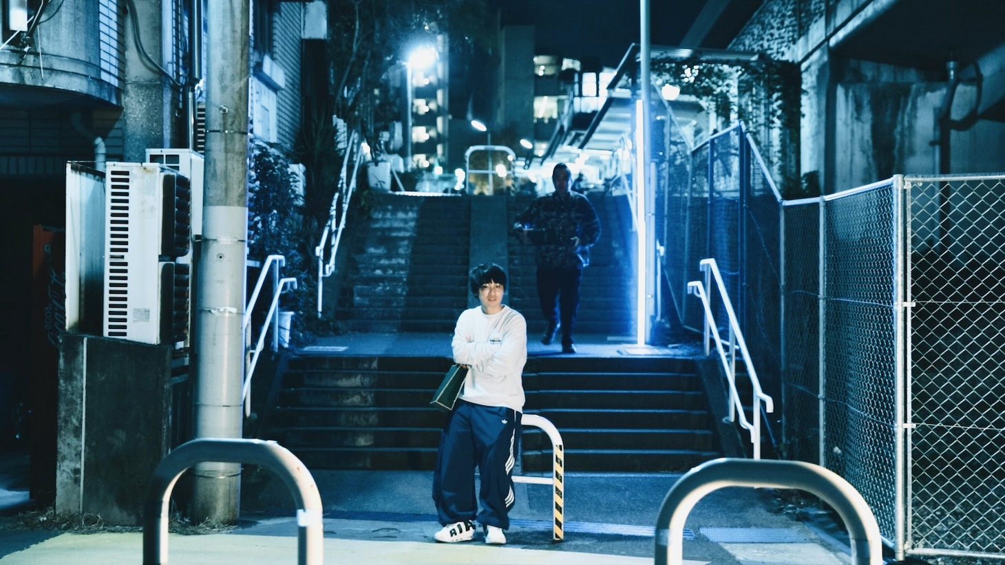 「ヨルノマンザイ」に出演するエバース