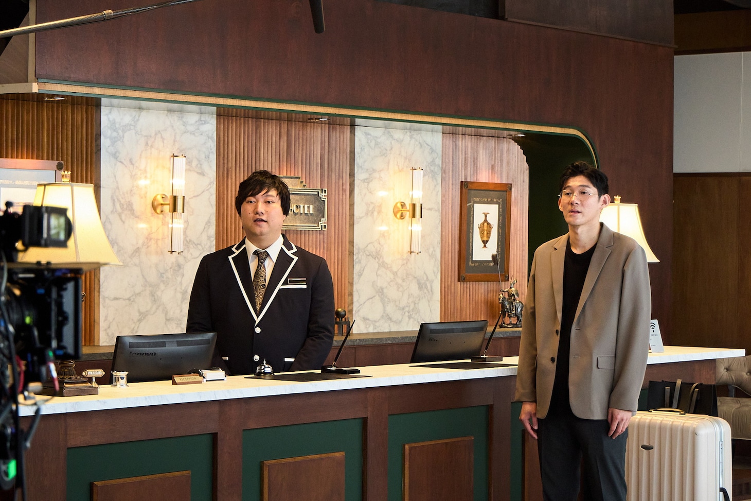 Indeed新CMの撮影に臨むロングコートダディ