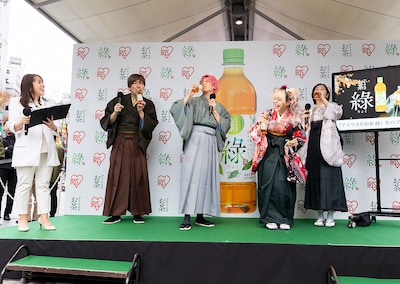 綠を味わうEXITとエルフ