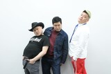 左からハリウッドザコシショウ、令和ロマン・ケムリ、野性爆弾くっきー！