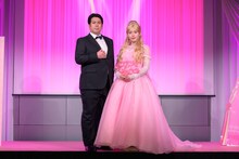 フォトセッションでポーズを決めるレインボー