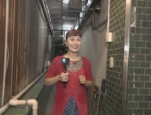現地で調査する村上佳菜子
