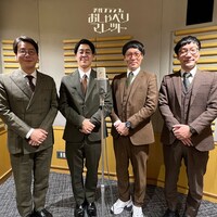 男性ブランコと、男性ブランコに扮したラパルフェ