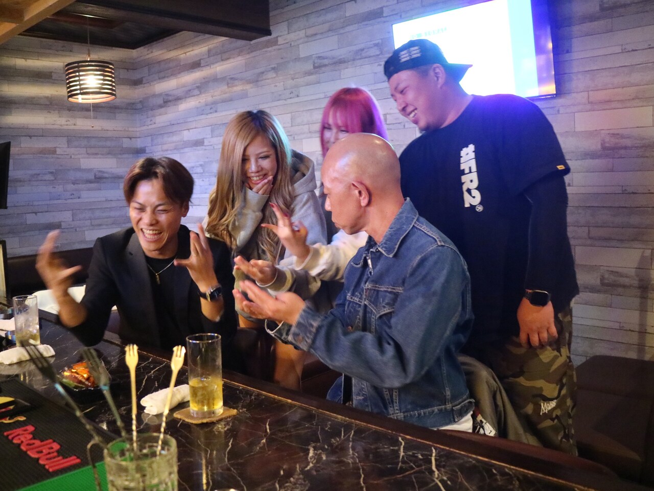 霜降り明星せいやの“酒袋”タンブラーがドンキで発売、コンセプトは