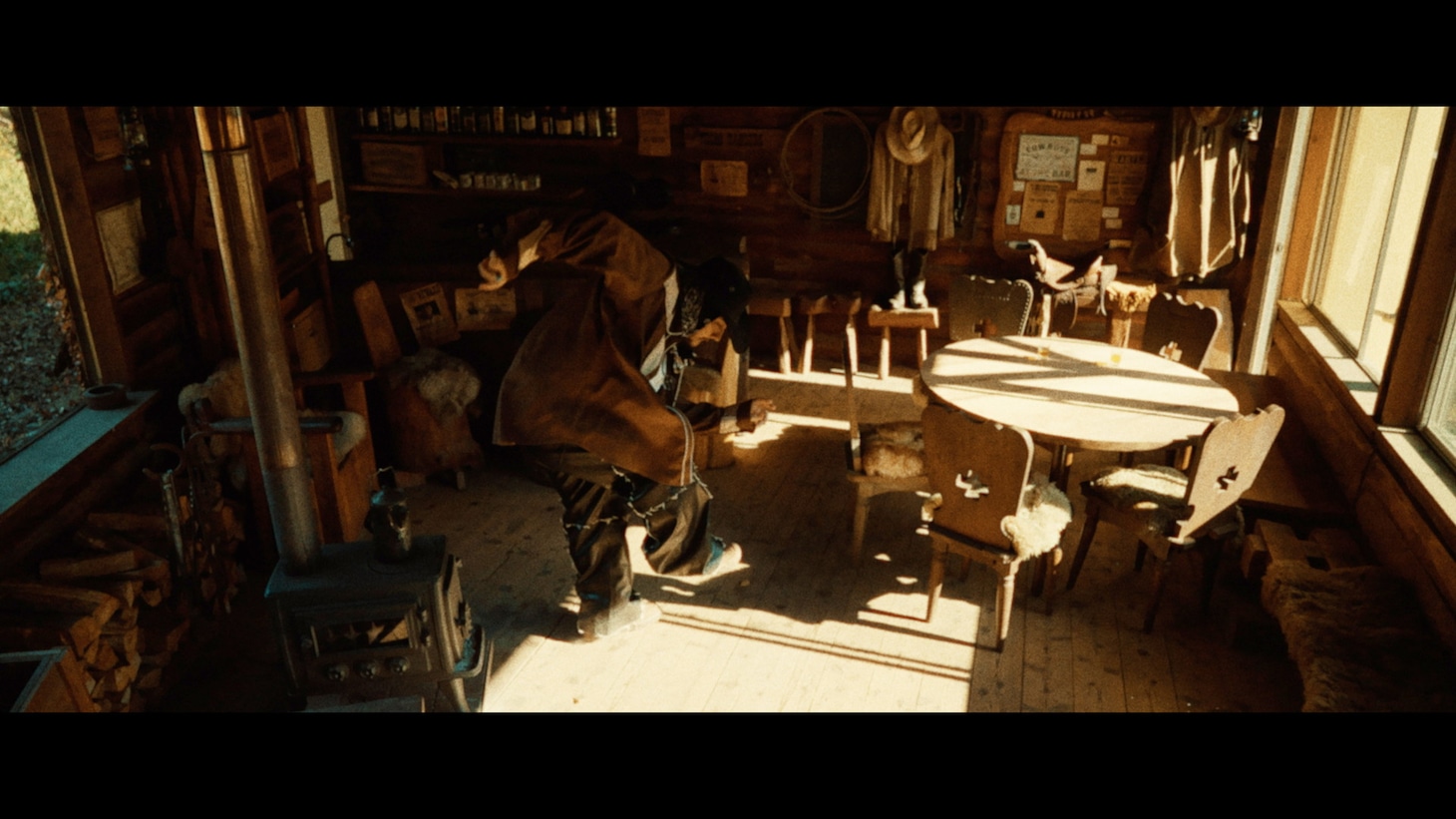 ISSEI TERADA「DDD」のミュージックビデオより