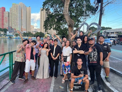 フィリピンでの撮影に臨んだキャストたちの集合写真