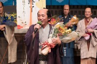 村田屋治郎兵衛役の松田洋治