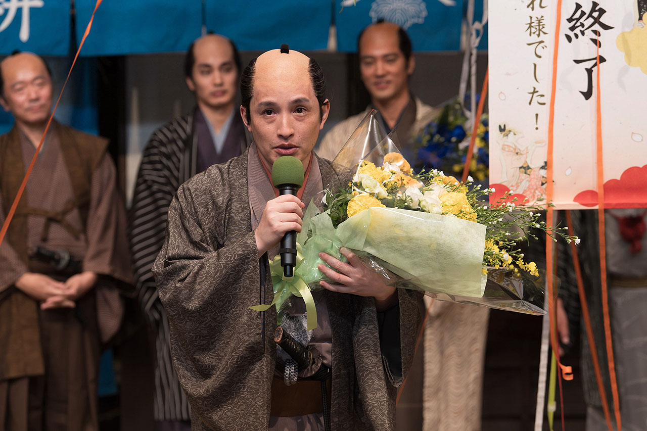 朱楽菅江役の浜中文一