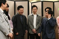 激励の言葉をもらうことになり強張るネコニスズ・ヤマゲン