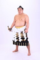 笑神籤プレゼンターを務める豊昇龍