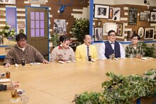 かまいたちの「これ余談なんですけど…」に出演する（左から）カンニング竹山、ぼる塾あんり、きしたかの、おいでやす小田