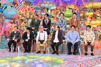 「アメトーーク！」の「もっとやれるはずだったのに…2025反省会」に出演する（前列左から）品川庄司、トレンディエンジェル、男性ブランコ、（後列左から）デニス、ひつじねいり