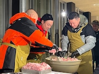 チョコレートプラネットが広島・大崎上島の学生のために鍋作り、イチキップリンも招集