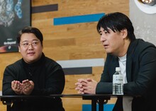 左からラランド・ニシダ、佐久間宣行プロデューサー