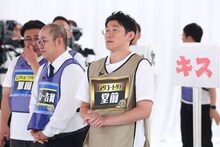 ロングコートダディ堂前