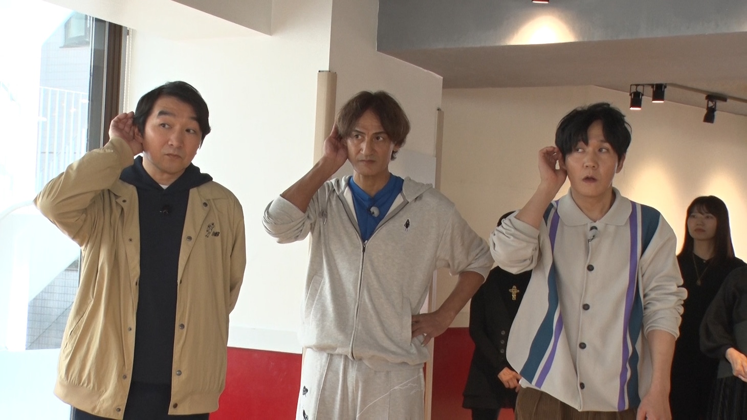 左から、池田鉄洋、本並健治、タイムマシーン3号・山本