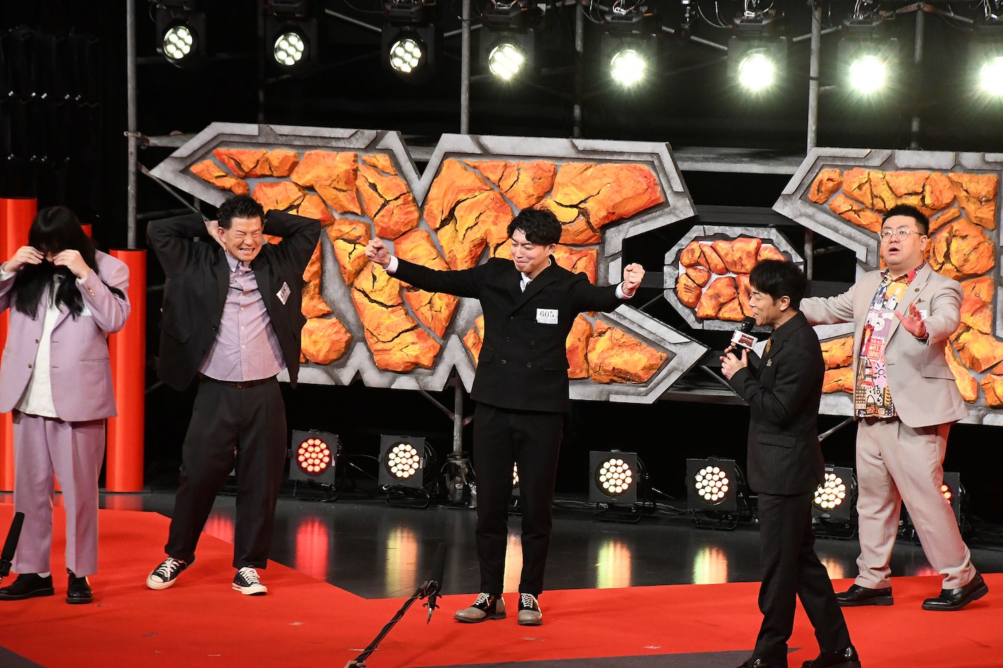 喜ぶ20世紀と、悔しがるネコニスズ