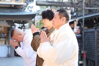 菊池風磨（中央）とチョコレートプラネット