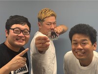 「風穴あけるズ アクリルスタンド ボンッ！Ver.」を持つ風穴あけるズ