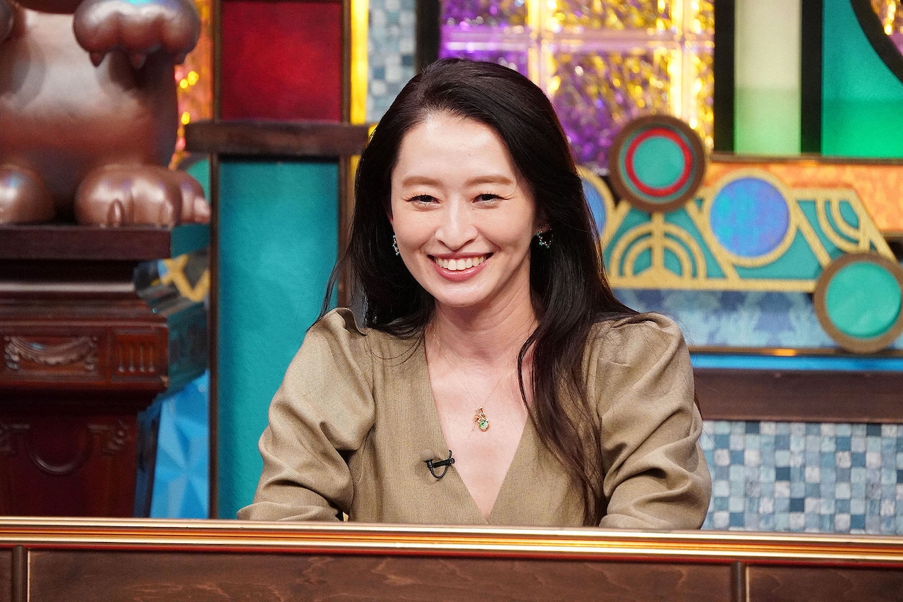 島袋寛子　スエットセットアップ　缶バッチ4個付き ゲストの島袋寛子 - 「やりすぎ都市伝説」にバッテリィズら ちゅう