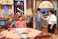 左からサンドウィッチマン、タイムマシーン3号