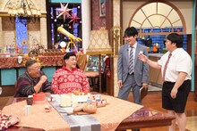 左からサンドウィッチマン、タイムマシーン3号