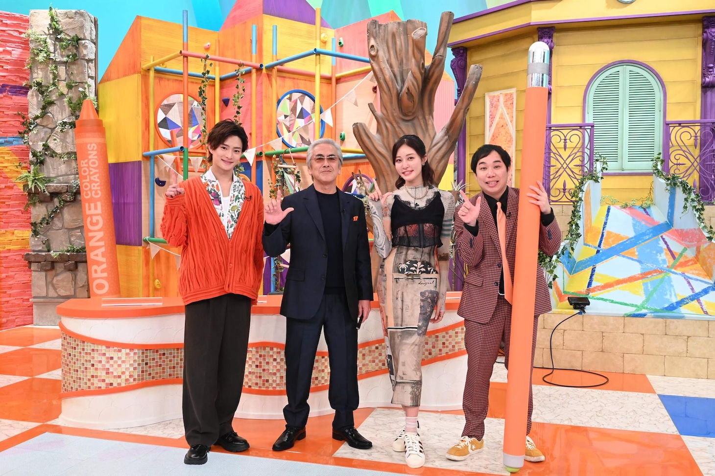 「オレンジセンチーム 」の（左から）浮所飛貴、寺島進、王林、霜降り明星せいや