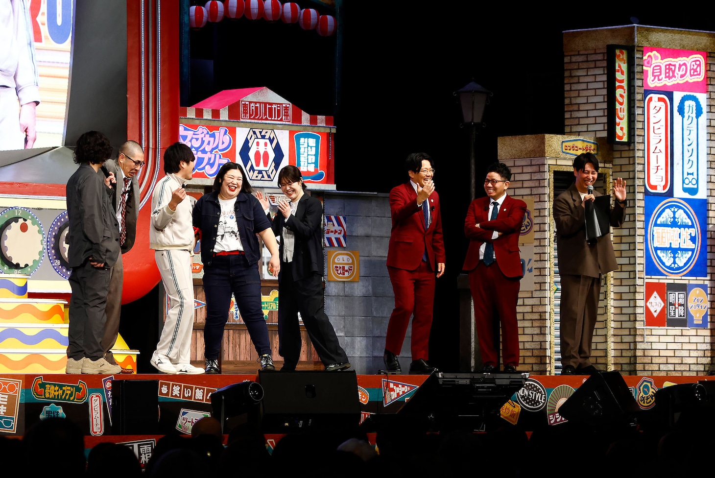 ミキ、紅しょうが、しずるのトークコーナーの様子