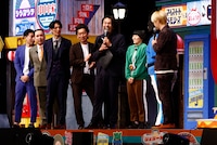 トークコーナーに参加するミルクボーイ、ツートライブ、ヨネダ2000