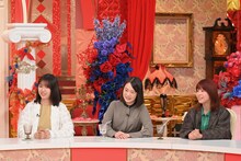 左から三宅香帆、黒岩里奈、Aマッソ加納