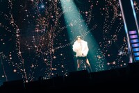 野田クリスタルが1万人会場から無観客配信で放つ多量のセクシー、年越しカウントダウンはズレる