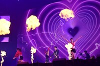 野田クリスタルが1万人会場から無観客配信で放つ多量のセクシー、年越しカウントダウンはズレる