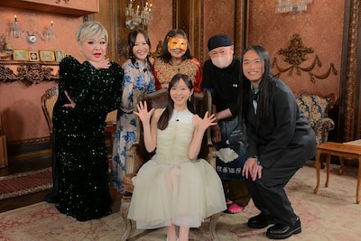 「今夜は5人で占います」の出演者たち